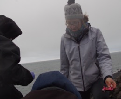 Veronica helped students collect debris, teaching students about marine debris’ impacts on the environment.